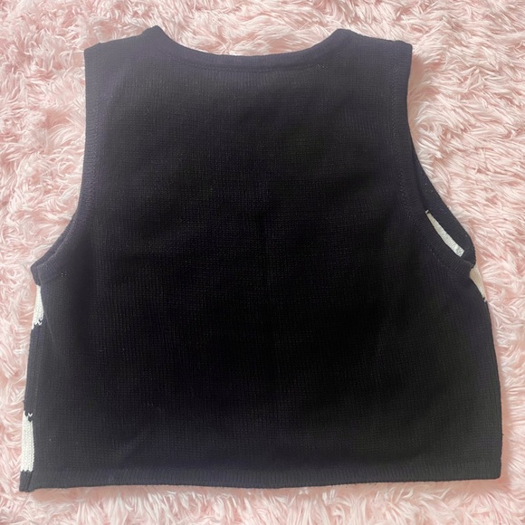 Oversized Black and White Argyle Vest - Picture 2 of 3